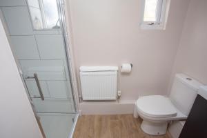 Carlton House 3 Bedroom House by Cliftonvalley Apartments