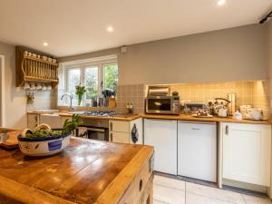 2 Bed in Lymington oc-56971