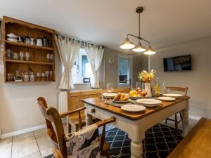 2 Bed in Lymington oc-56971