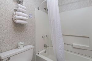 Double Room - Non-Smoking  room in Motel 6-Moline IL