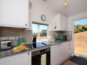 1 Bed in Freshwater oc-ic088