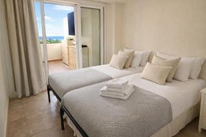 The Panoramic Penthouse of Art