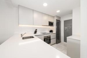 CasaBlanka Boutique Apartment, Pool & Sunset Terrace, Torrevieja