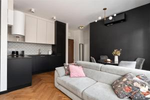 Art Deco Mokotów Suites - Parking & Gym by Downtown Apartments