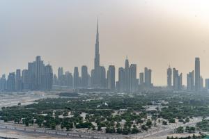 Full Dubai Skyline View on High Floor