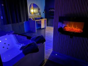 Suite Casanova avec SPA & Escape Love Game - Doux Bleu Jeux