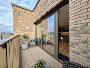 Amazing Flat with Free Parking and Balcony