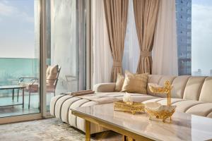 Modern 2BR Apartment with Zabeel Park & Skyline Views