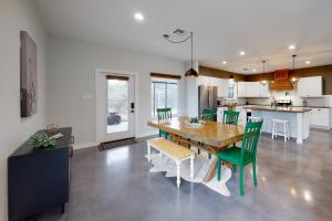 Secluded home with firepit, gas grill, central AC, game room, WD