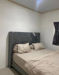 Villa Berastagi Highland 8 BB