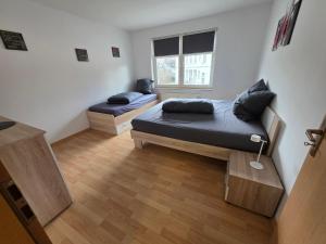 69m2 FERIENWOHNUNG mit PARKPLATZ an der Unterkunft Apartment am Zittauer Stadtzentrum Top Lage - Wohnen auf Zeit - 2 Raum Wohnung