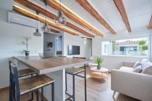 Amazing exclusive penthouse -2Bdrs 2Baths-Opera