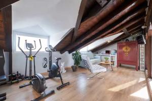 Exclusive sophisticated duplex-3Bdrs 2Bath-Opera