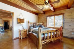Luxe Lake Living with Bonus Bunk Area & Private Boat Parking - Dogs Welcome