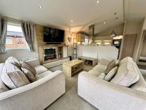 The Little Lake Lookout - 30 Misty Bay