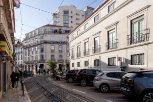 HOSTEE - Lisbon Urban Studio with parking
