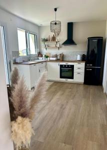 Villa Boheme-Piscine chauffee-proche ogliss park et plages