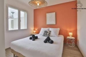 Alona-Maison de standing proche commerces et plages