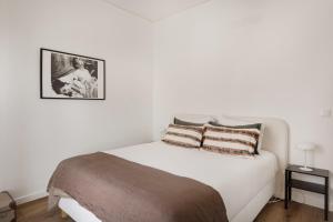 Seaside Family Stays | Walk to the Beach, Caxias