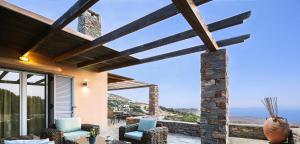 Cycladic Villa with sea view!