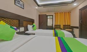 Starlight Hotels Palm Tree Mylapore Ramakrishna Mutt Road chennai