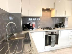 Hazel 1BR Flat, Near Oxford, Parking, WiFi, Ground floor