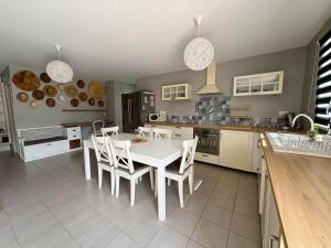 Chanterelles - Maison avec Piscine 3 Chambres