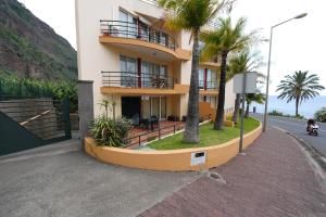 Madalena Sunset by Mill Escapes