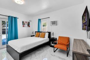 Relax & Fun Hollywood Private Pool | Arcade Game