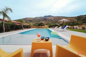 Deliziosa Villa con Piscina e Jacuzzi a Scopello