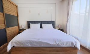 Luxurious 2 Bedroom Entire Apt