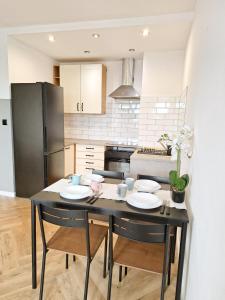 Modern 2-Room Apartment Near Tauron Arena & EXPO, AC, FREE Parking