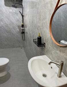 DKusuma House Sidemen