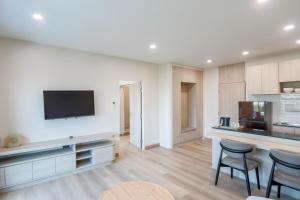 Aster Canopy Suites & Living