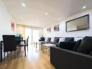 Victorious Apartment - 2 bedroom balcony