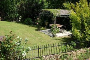 La Bomba Is A Stunning Farmhouse in Glorious Countryside With Private Pool