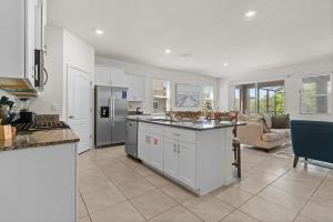 Beautiful 6BR 5Bath Pool Clubhouse