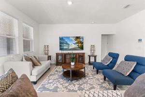 Beautiful 6BR 5Bath Pool Clubhouse