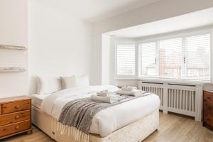 New! Bright 3BR House with Garden, 5 mins to Tube