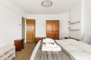 New! Bright 3BR House with Garden, 5 mins to Tube