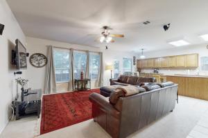 2-story house with back patio, grill, streaming, washerdryer, & 2 living areas