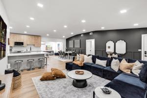 Modern & Cozy Private Pool Home