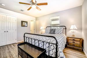 Fully updated home with deck, gorgeous views, about 30 minutes from downtown