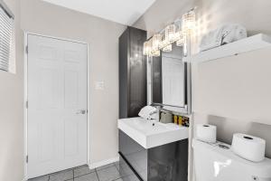 Private Pool - Outdoor Shower - Arcade games