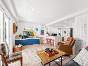 FL Keys Venetian Shores Waterfront with Ocean Access, Pool