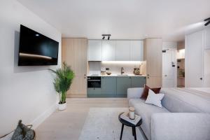 Kensington Gardens Square Residences