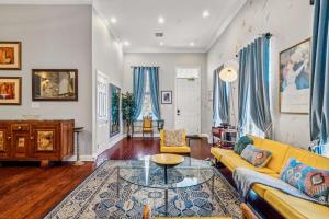 Spacious 5BR 3BA Villa with Private Courtyard and Heated Pool