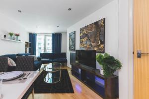 Deluxe Two-Bedroom Vauxhall Apartment