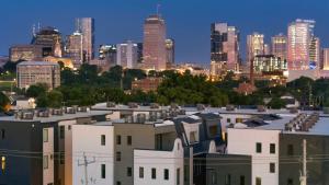 Gated Luxury Broadway Views Rooftops & Karaoke