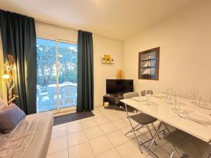 LEmbrun - TV, WiFi, Parking, Piscine de résidence